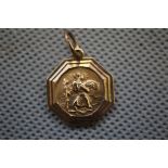 9ct Gold St Christopher - 2.7g