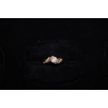 9ct Gold Ring set with 7 Diamonds - Size N