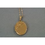 9ct Gold Photo Pendant & Chain - Total Weight 4.4g