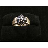 9ct Gold Ring set with Sapphire Cluster - Size P