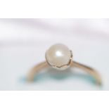 9ct Gold Ring set with Pearl