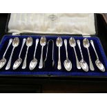 Cased Set of Silver Spoons & Sugar Nips in Plush F