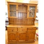 Pine dresser