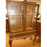 Early 20th century display unit