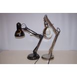 2 Desk lamps