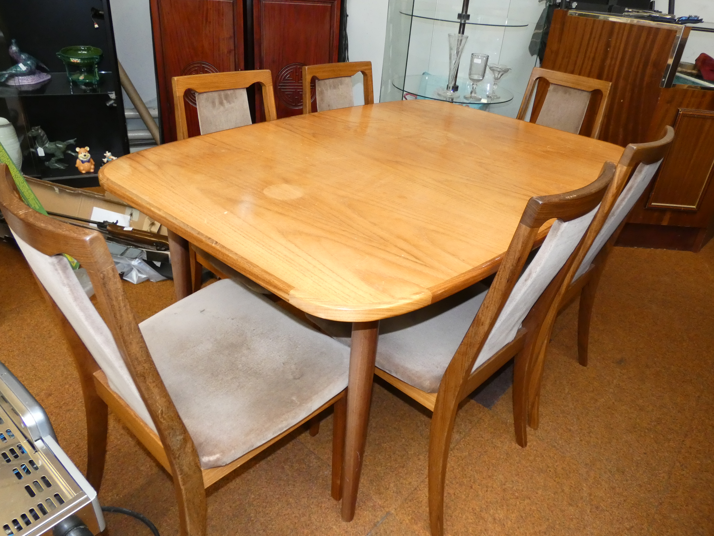 G Plan extending table with 6 chairs