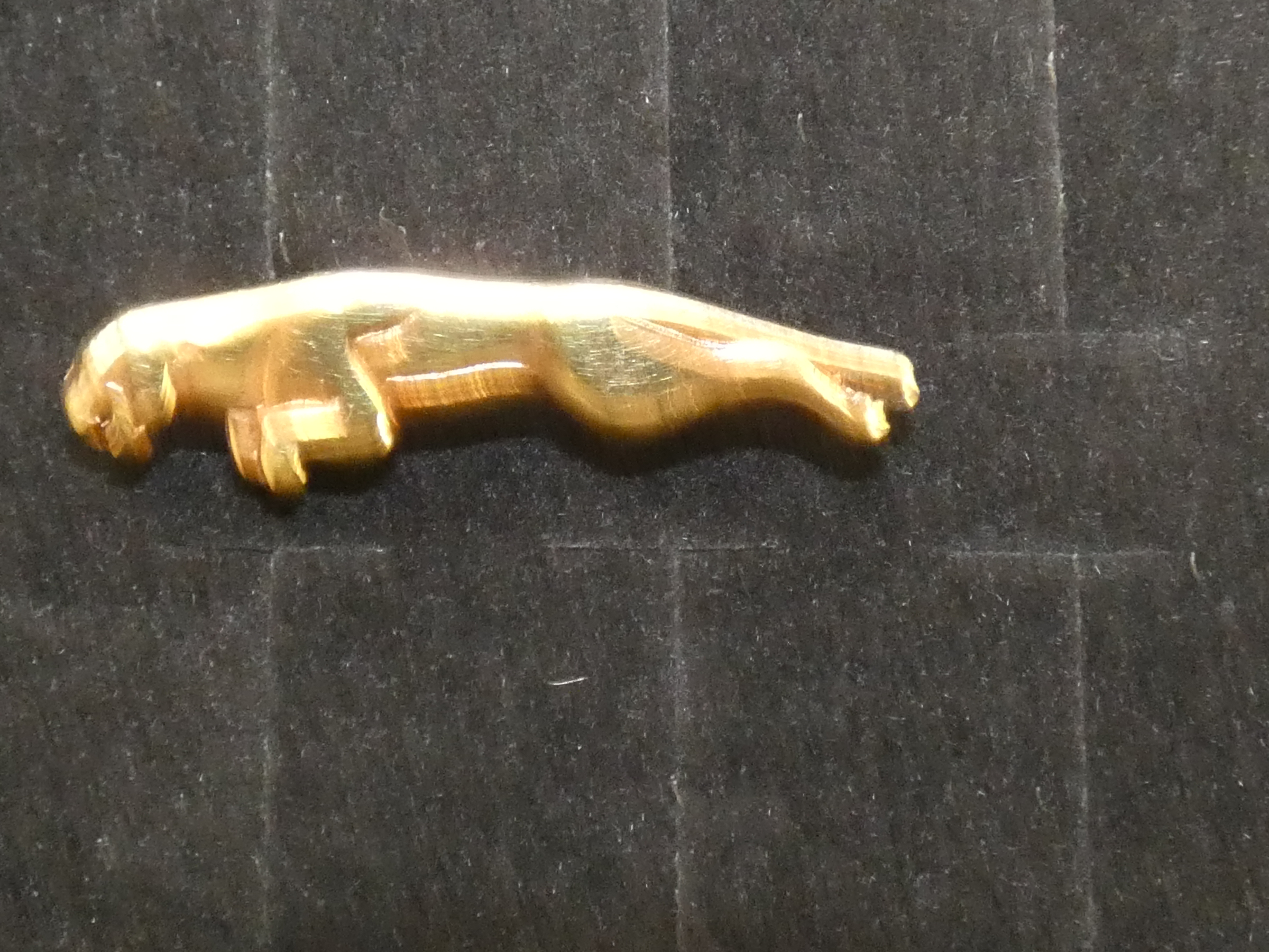 9ct Gold Jaguar lapel badge