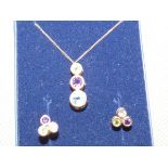 9ct Gold chain pendant with matching earrings, mul