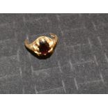Gents 9ct Gold garnet ring Size X Weight 4.9g