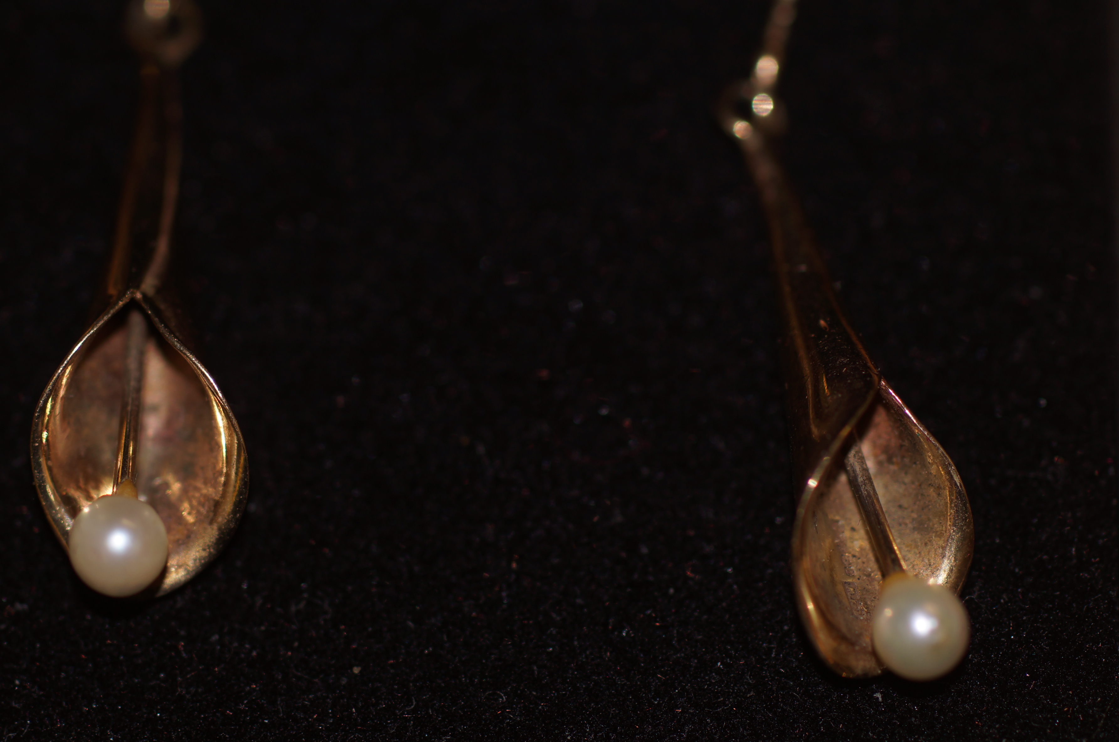 9ct Gold drop earrings