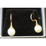 9ct Gold pearl earrings