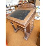 Victorian Devonport with 4 side drawers & 2 integr
