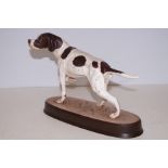 Beswick English setter on ceramic plinth