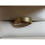 9ct Gold wedding band Size T