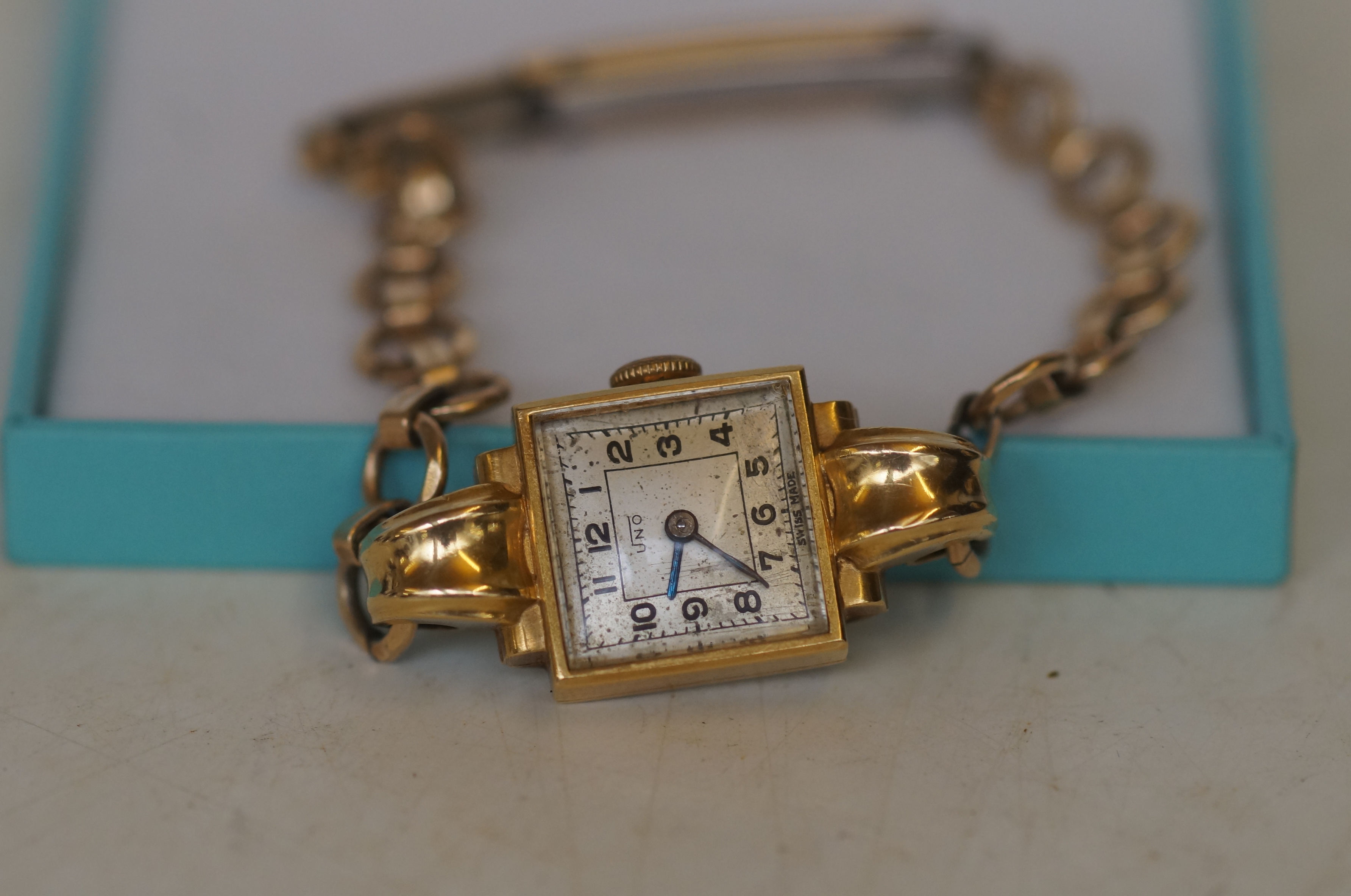 Ladies 18ct gold wristwatch currently ticking