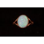 9ct Gold large opal ring