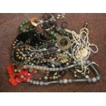 Collection of mainly vintage beads & others