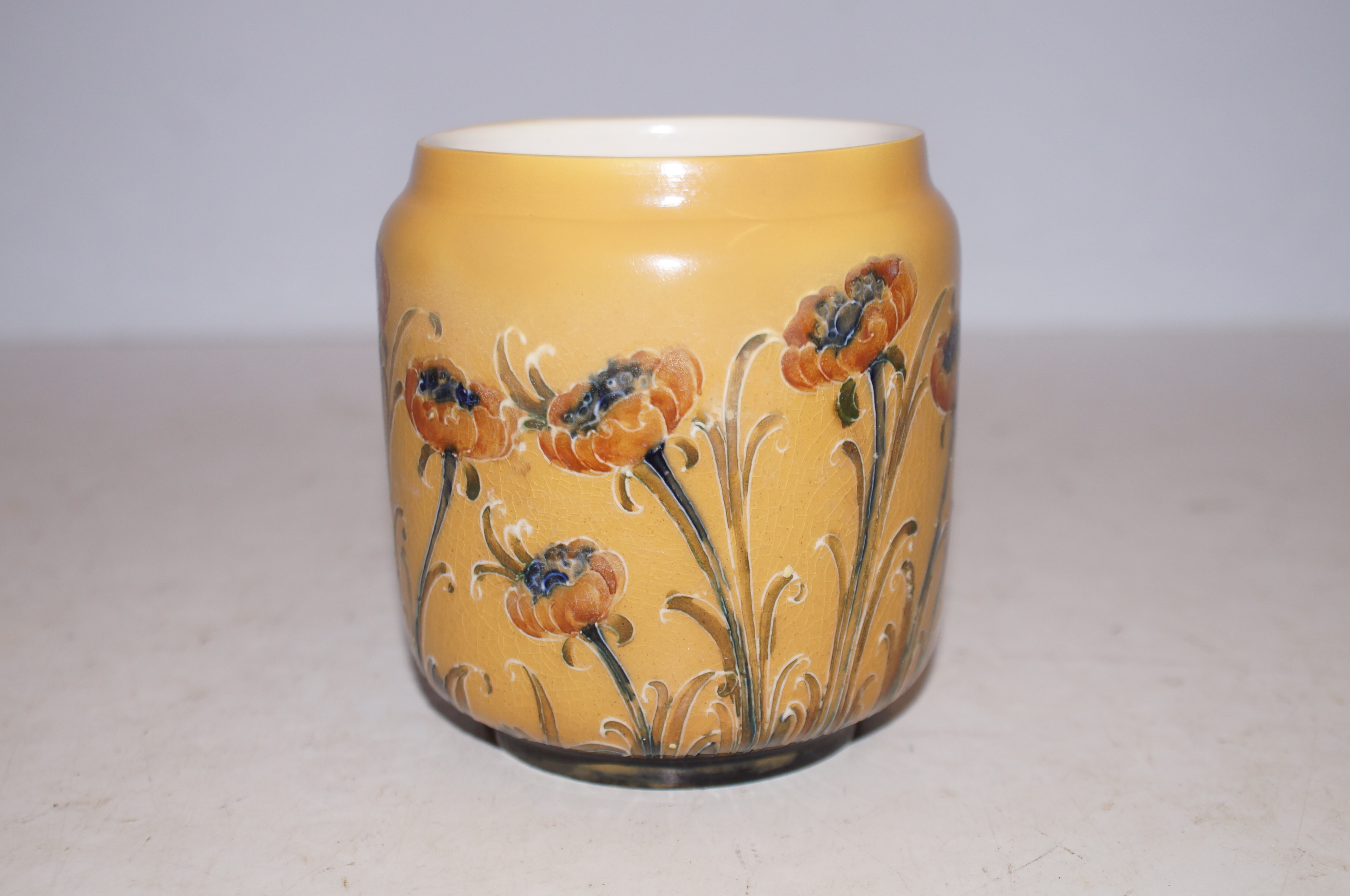 Moorcroft Macintyre pot with Macintyre stamp signe