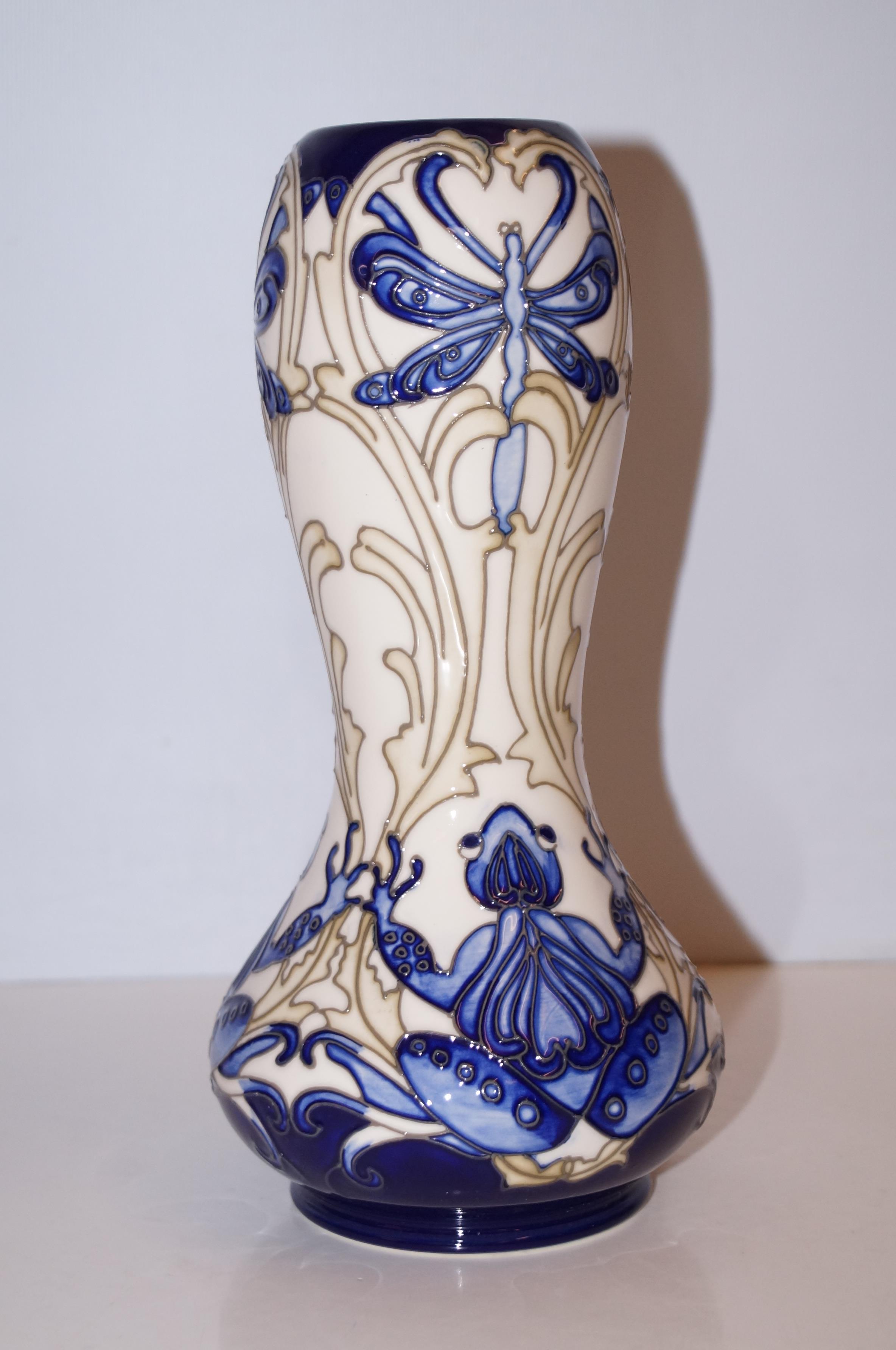 Moorcroft frog vase limited edition 5/40