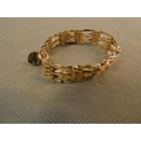 9ct Gold gate bracelet with heart lock Weight 7.9g