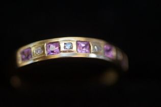 9ct Gold ring set with diamond & pink sapphires Si