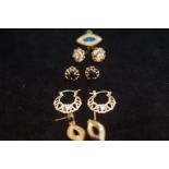 4x Pairs of 9ct gold earrings & a 9ct Gold pendant