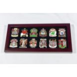 Danbury Mint - 12 Manchester United pins, various league history in presentation case