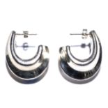 A pair of silver earrings, 5gms