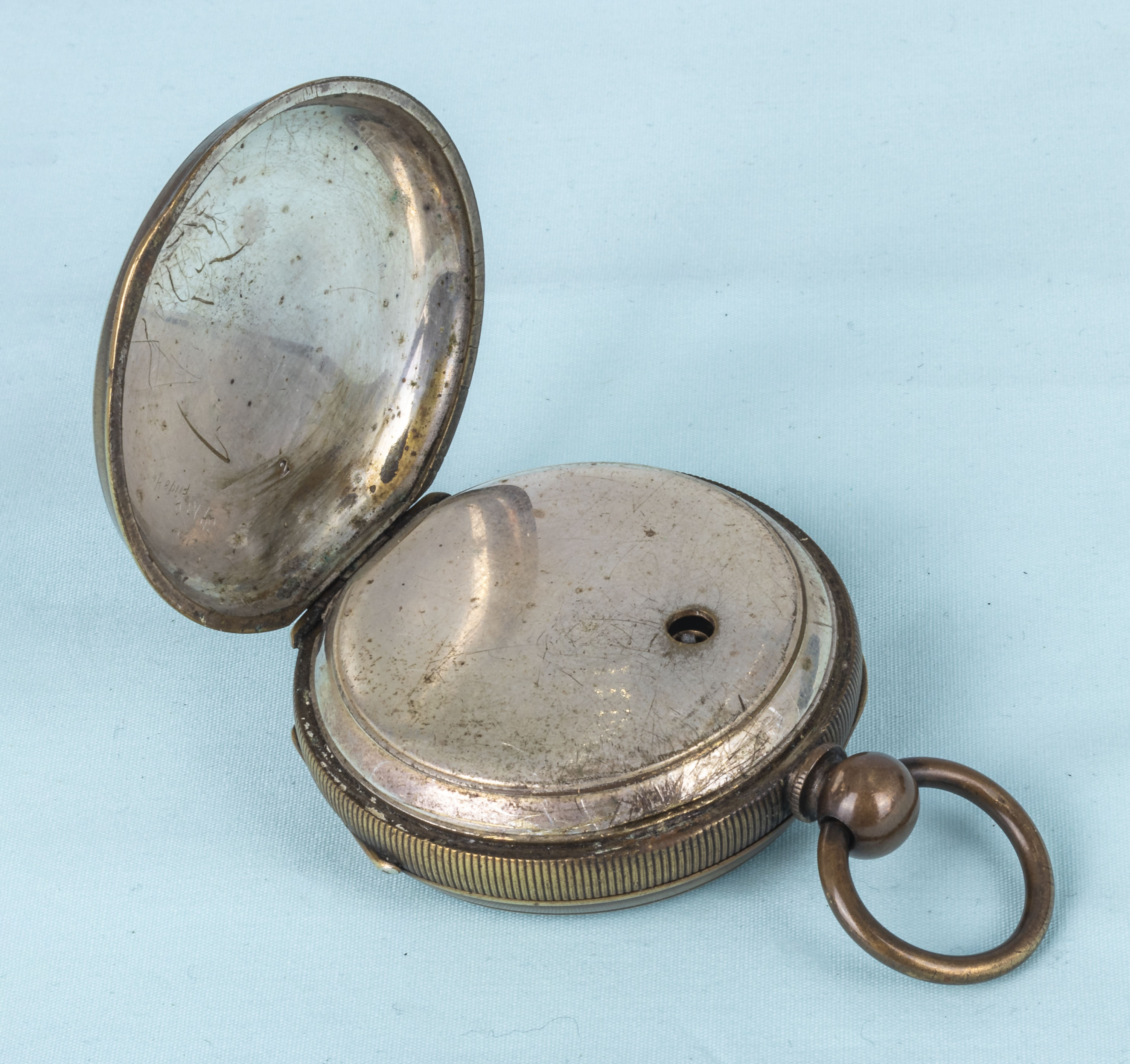 A large brass cased pocket watch - Image 3 of 3