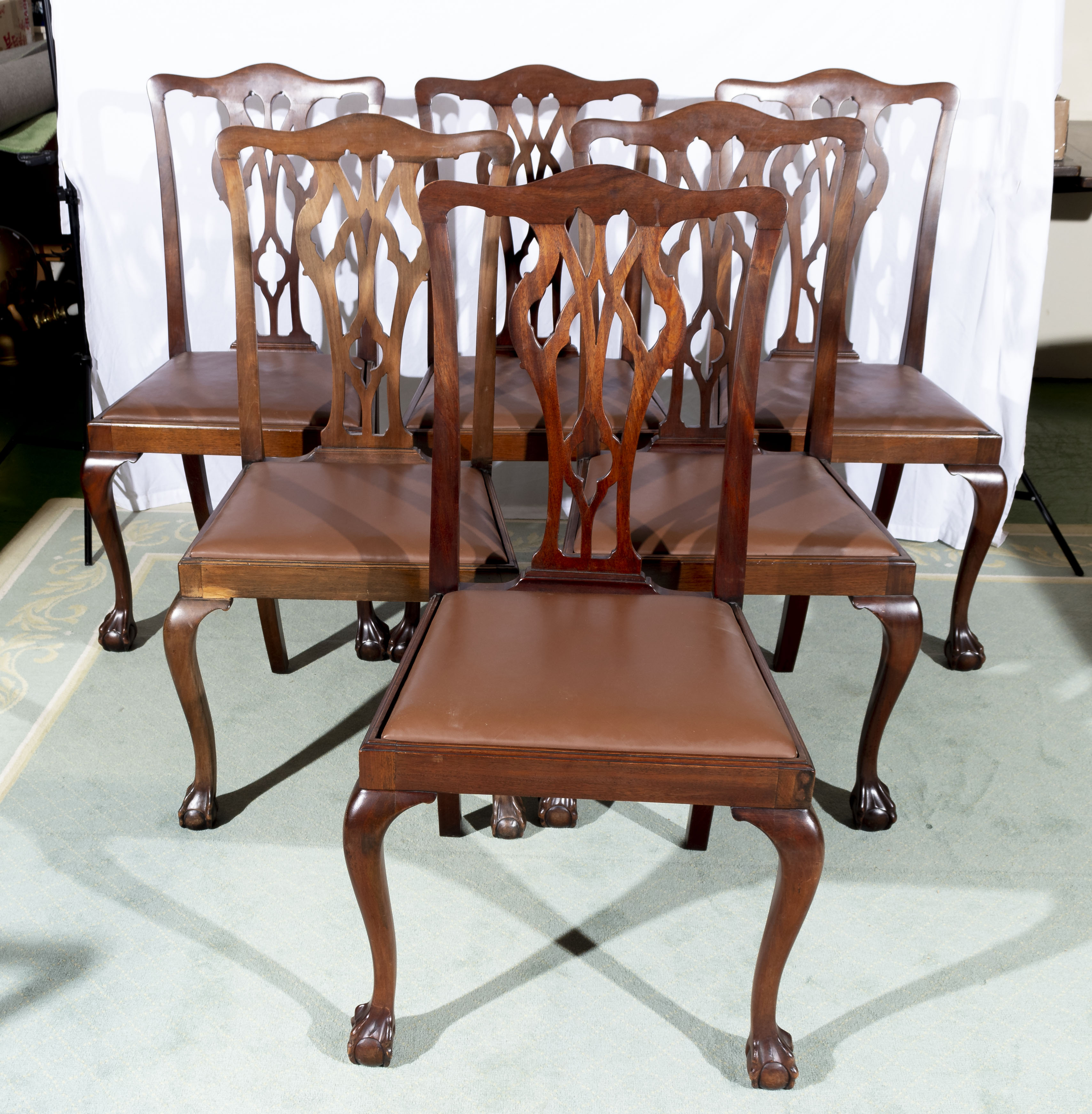 A set eight vintage dining chairs in the Georgian style. - Image 2 of 3