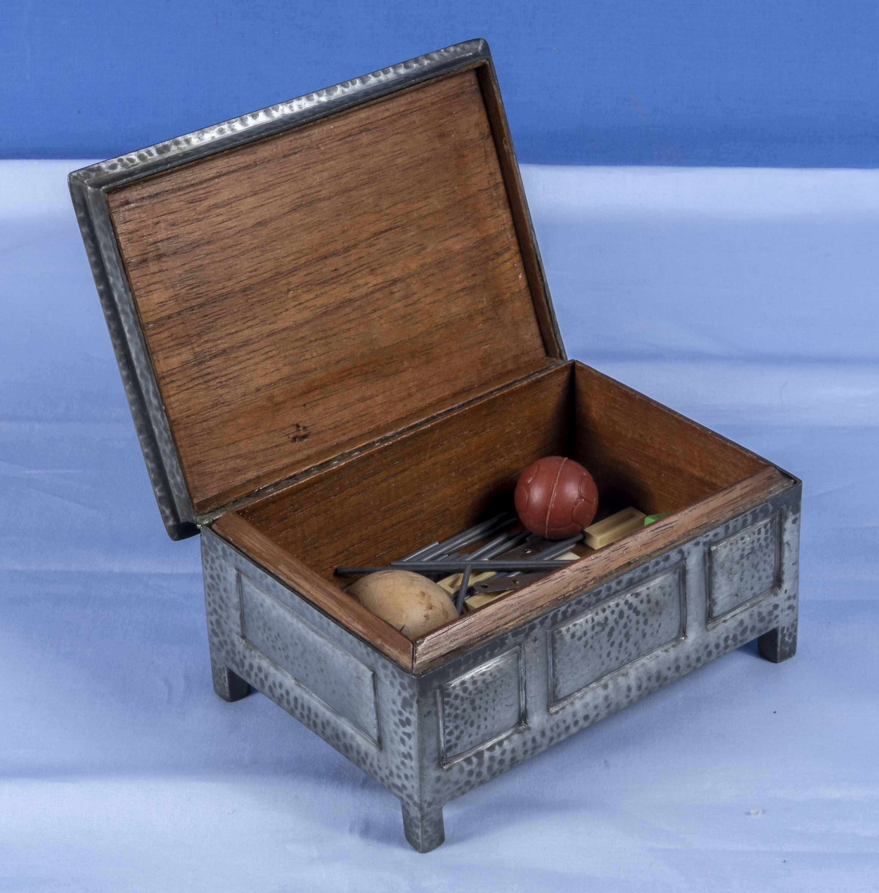 Three cigarette boxes, Liberty pewter, onyx and a painted Deco box - Image 2 of 11