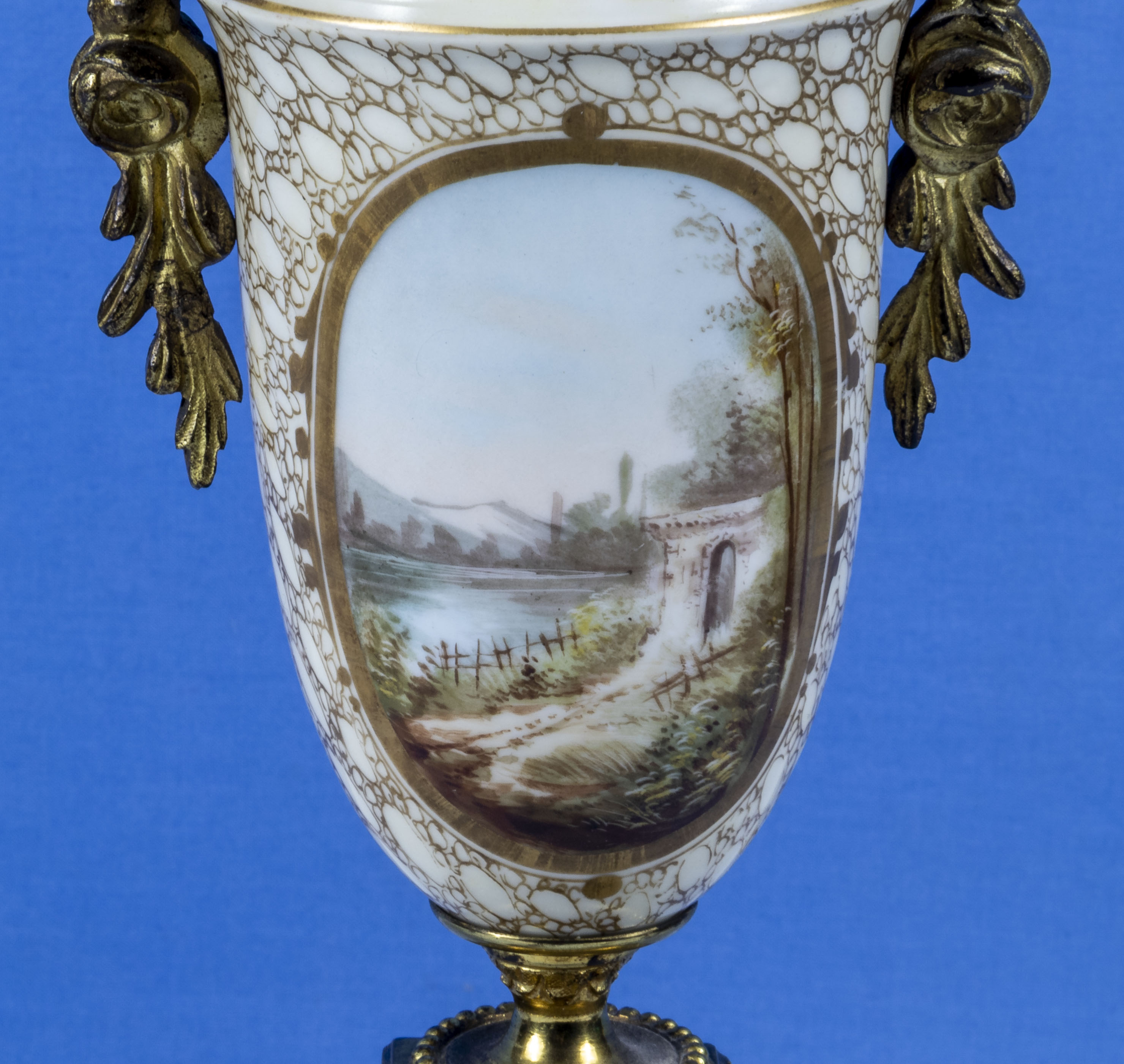 Antique French ormolu Serves vase - Image 5 of 7