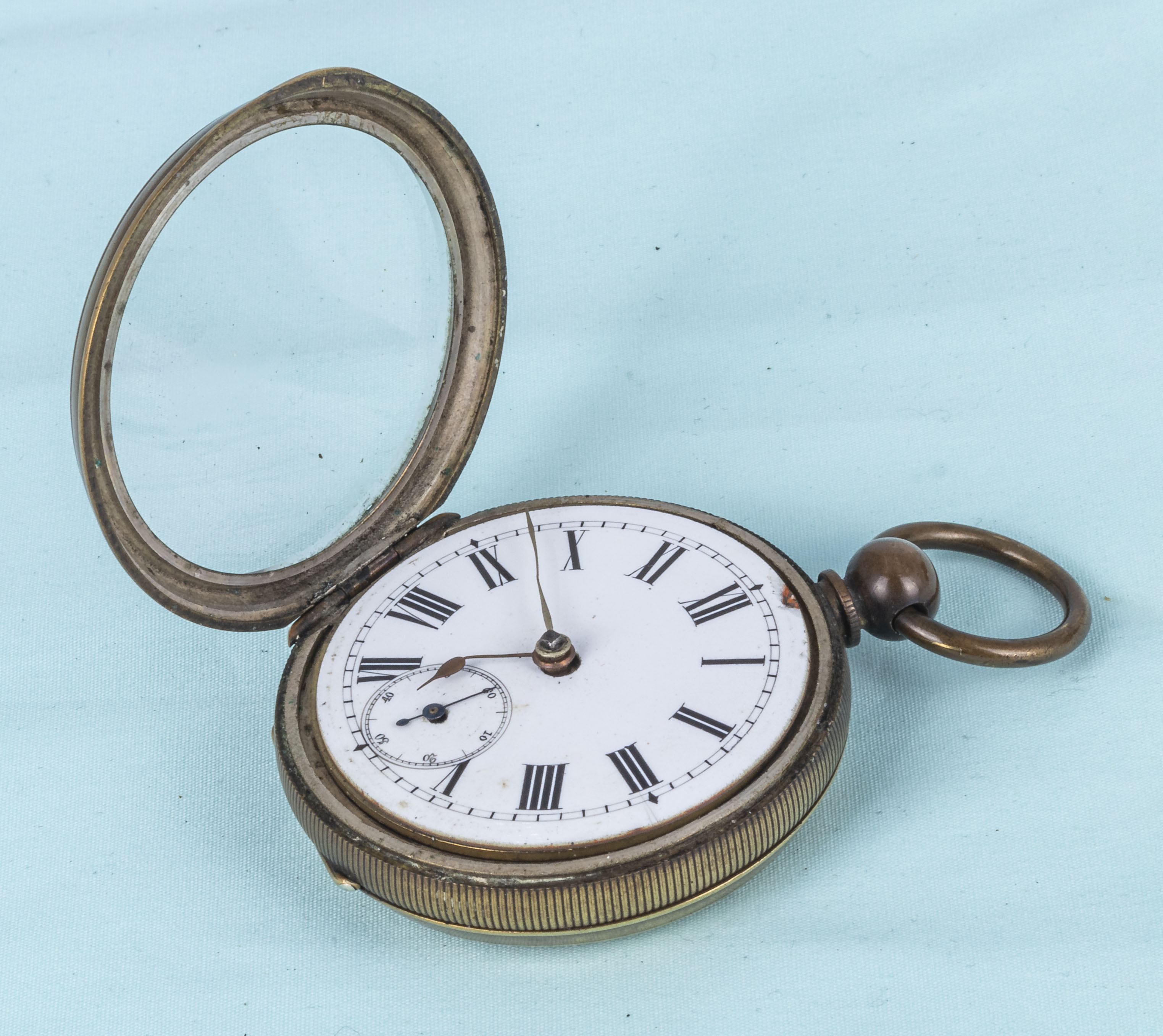 A large brass cased pocket watch - Image 2 of 3