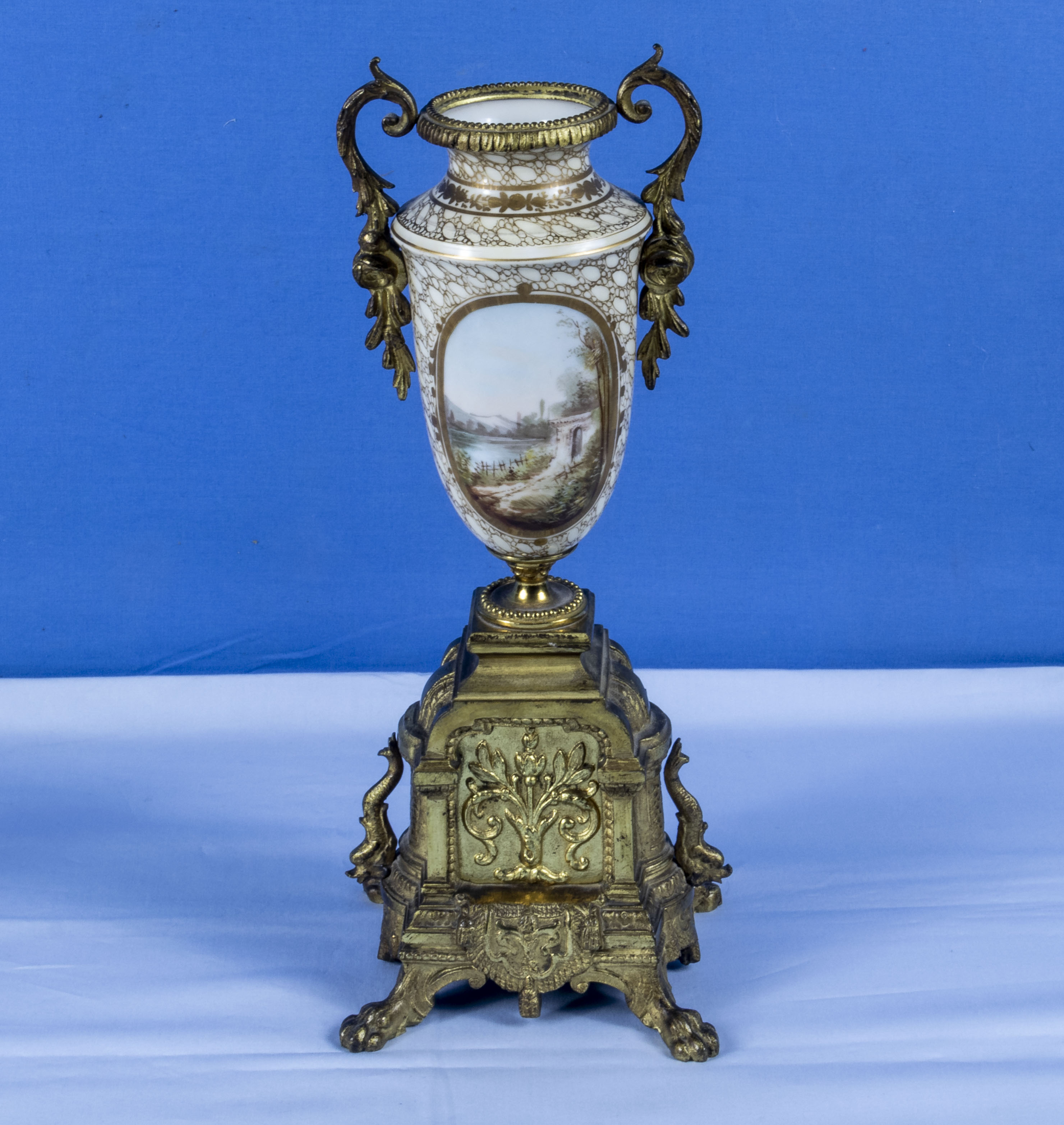Antique French ormolu Serves vase - Image 3 of 7