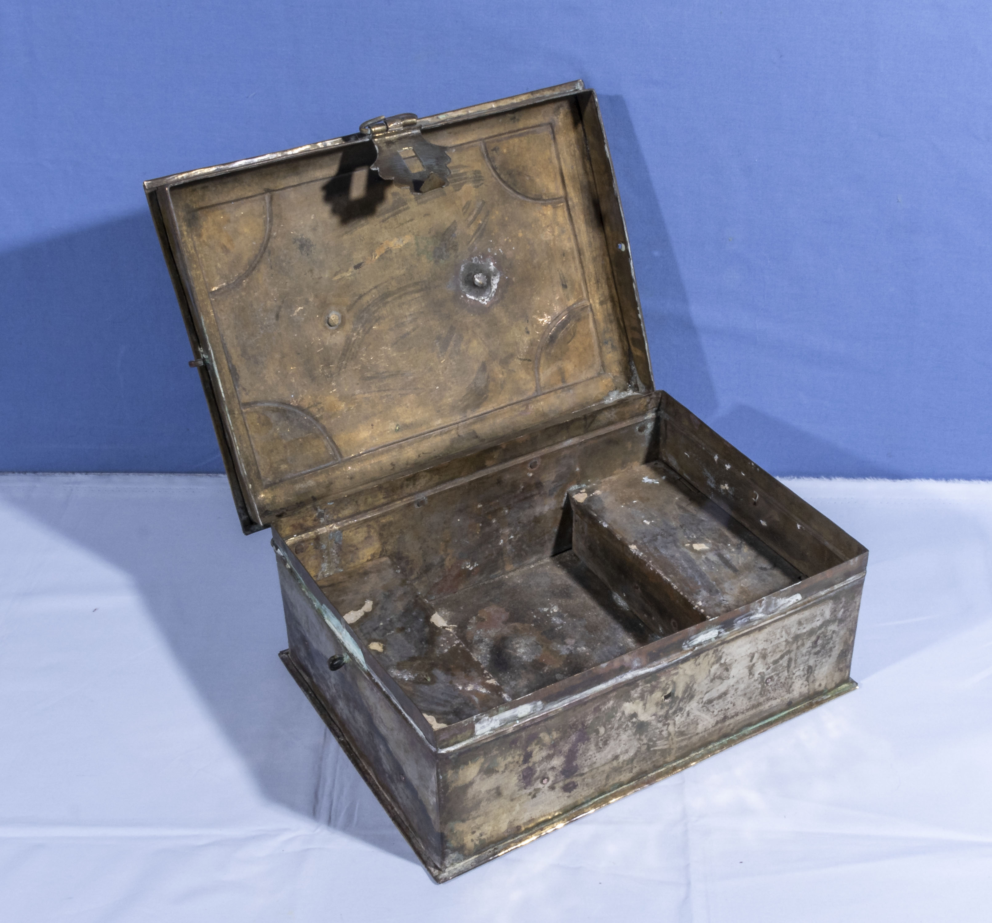 Antique brass cash box - Image 2 of 2