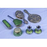 Assorted vintage dressing table items
