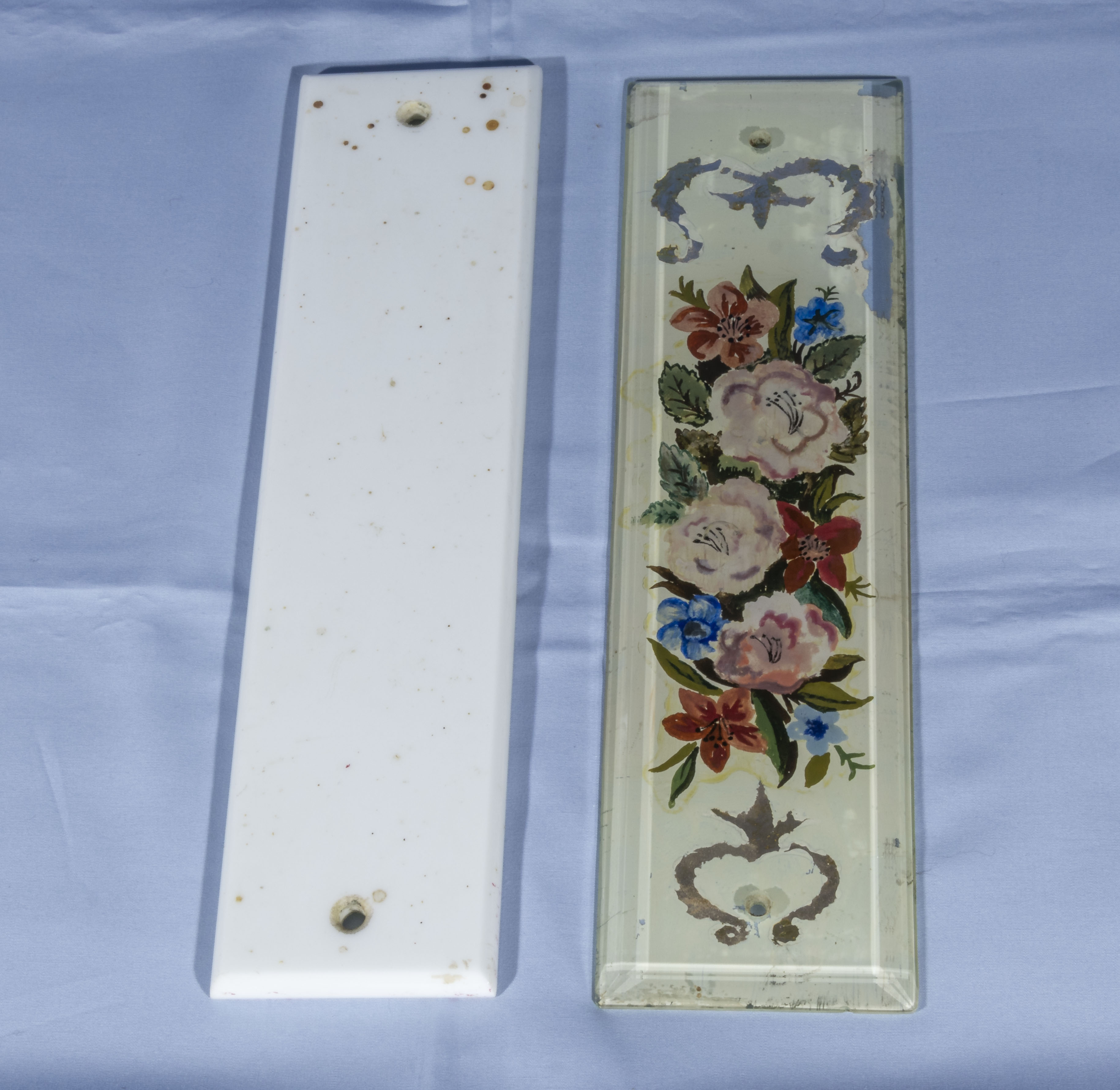 A small leather case, two wood goblets and stands, a pair of medallions, finger plates and tiles - Image 5 of 6