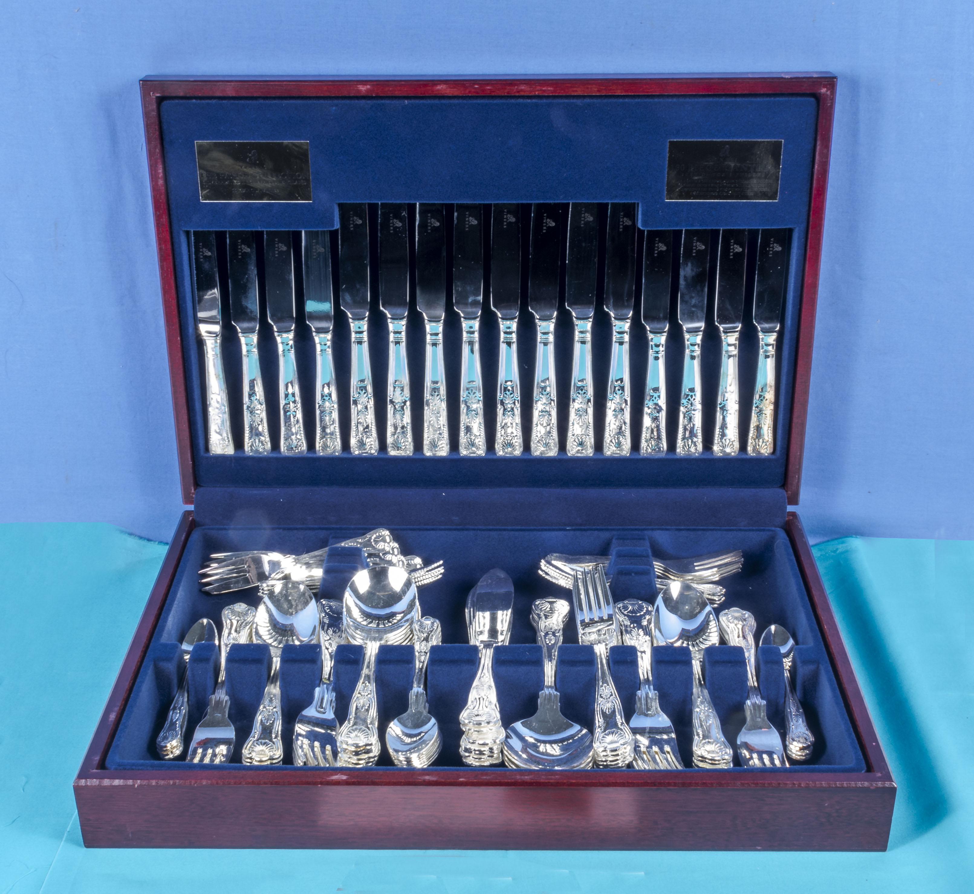 A canteen of Kings pattern cutlery, 100 pieces