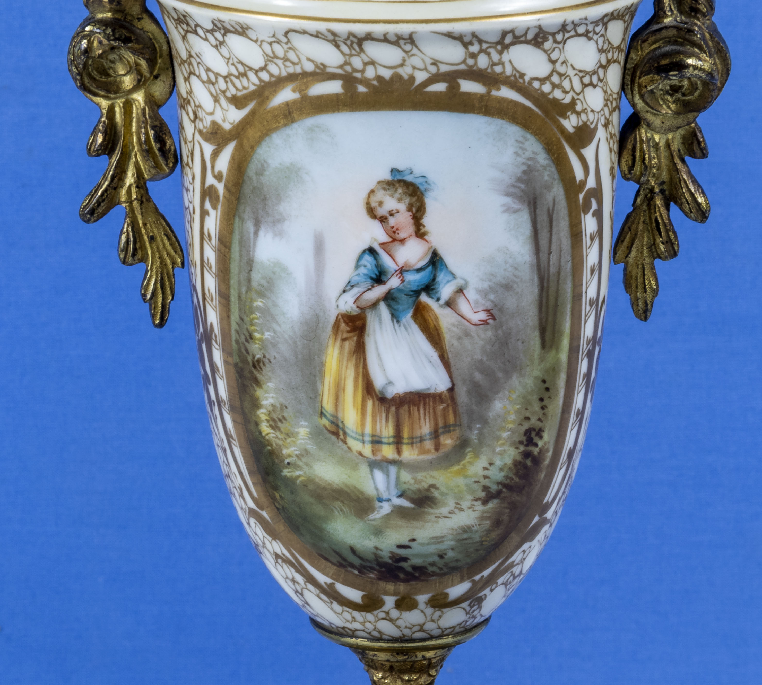 Antique French ormolu Serves vase - Image 6 of 7