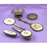 A part dressing table set and other items