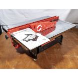 An electric tile cutter