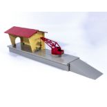 Hornby O gauge arrivals and departures dock with crane and box