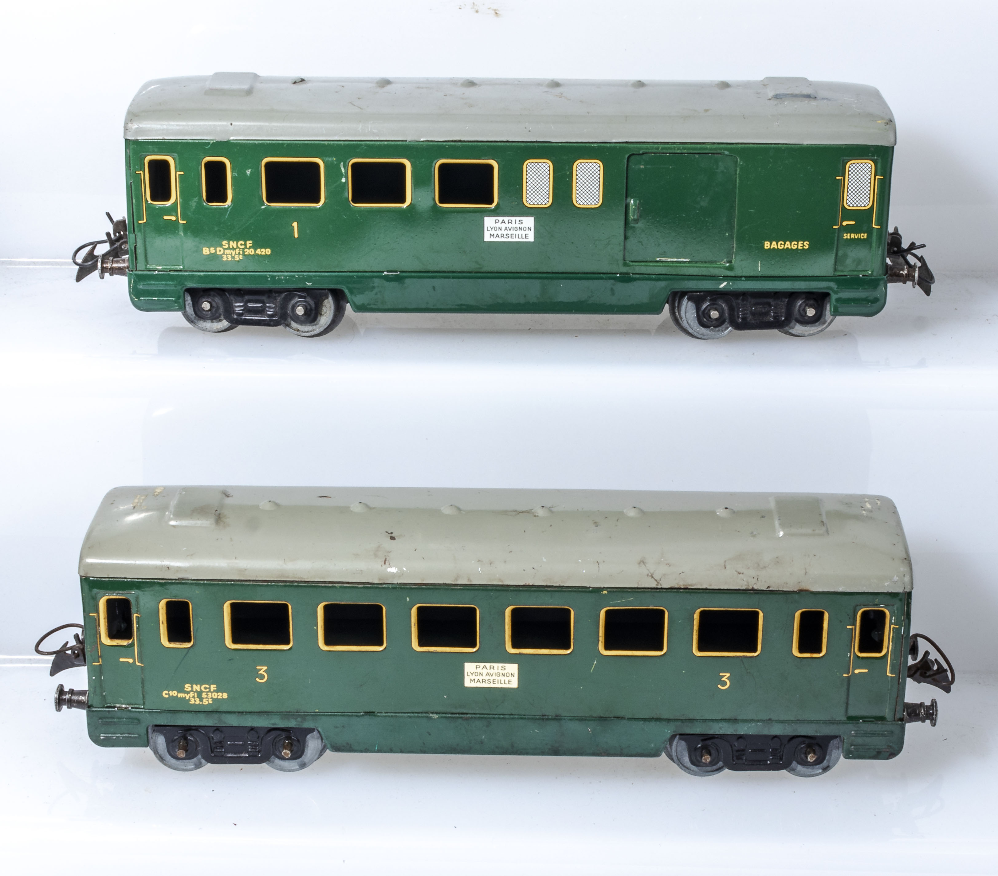 A French Hornby O gauge 1st class and baggage passenger coach and a 3rd class coach