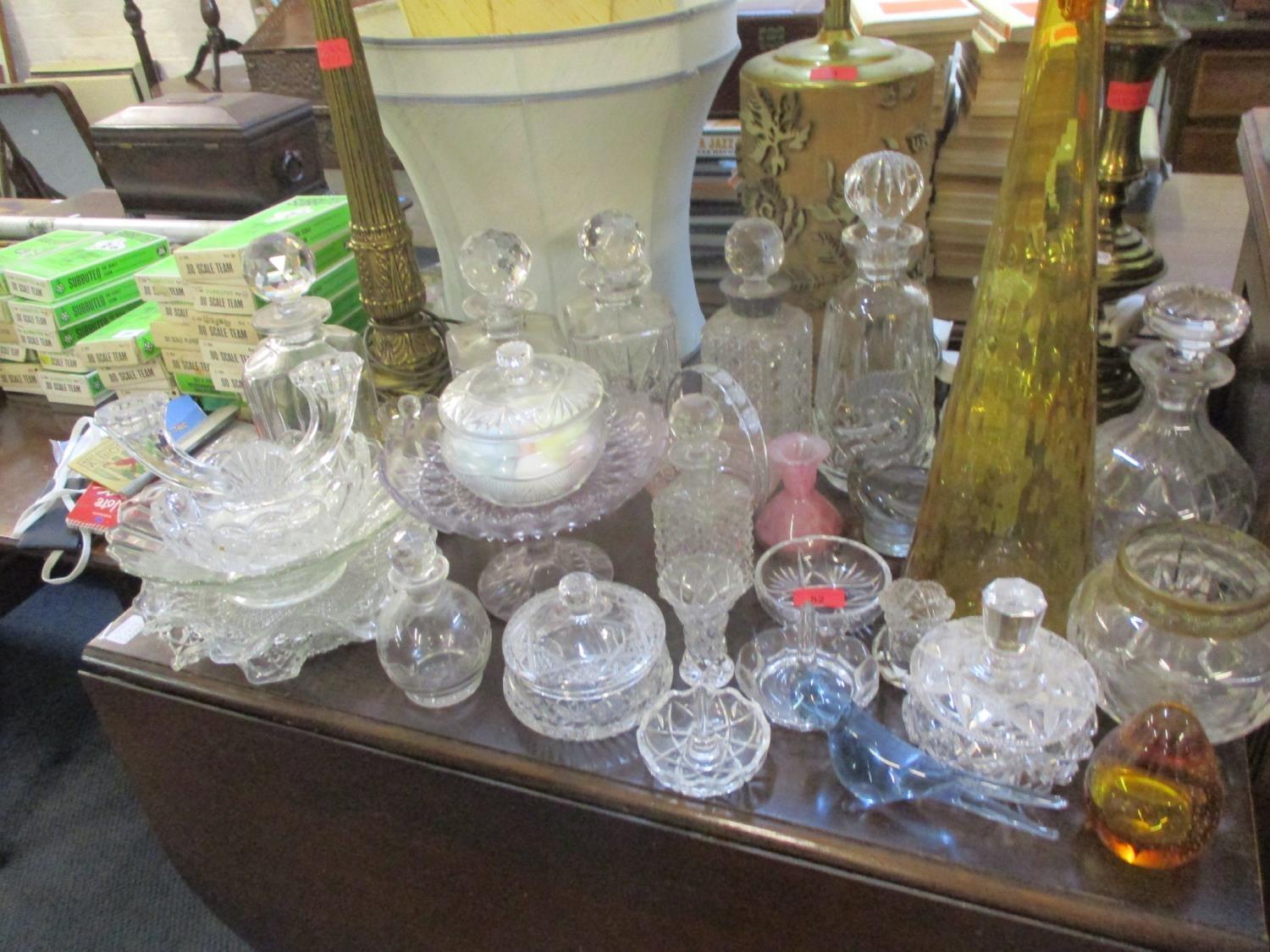 Mixed vintage decorative glass to include paperweights and a late Victorian with Regency stopper