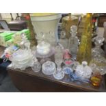 Mixed vintage decorative glass to include paperweights and a late Victorian with Regency stopper