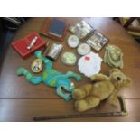 A mixed lot to include a vintage blonde teddy bear, a reproduction brass door knocker, a Parker pen,