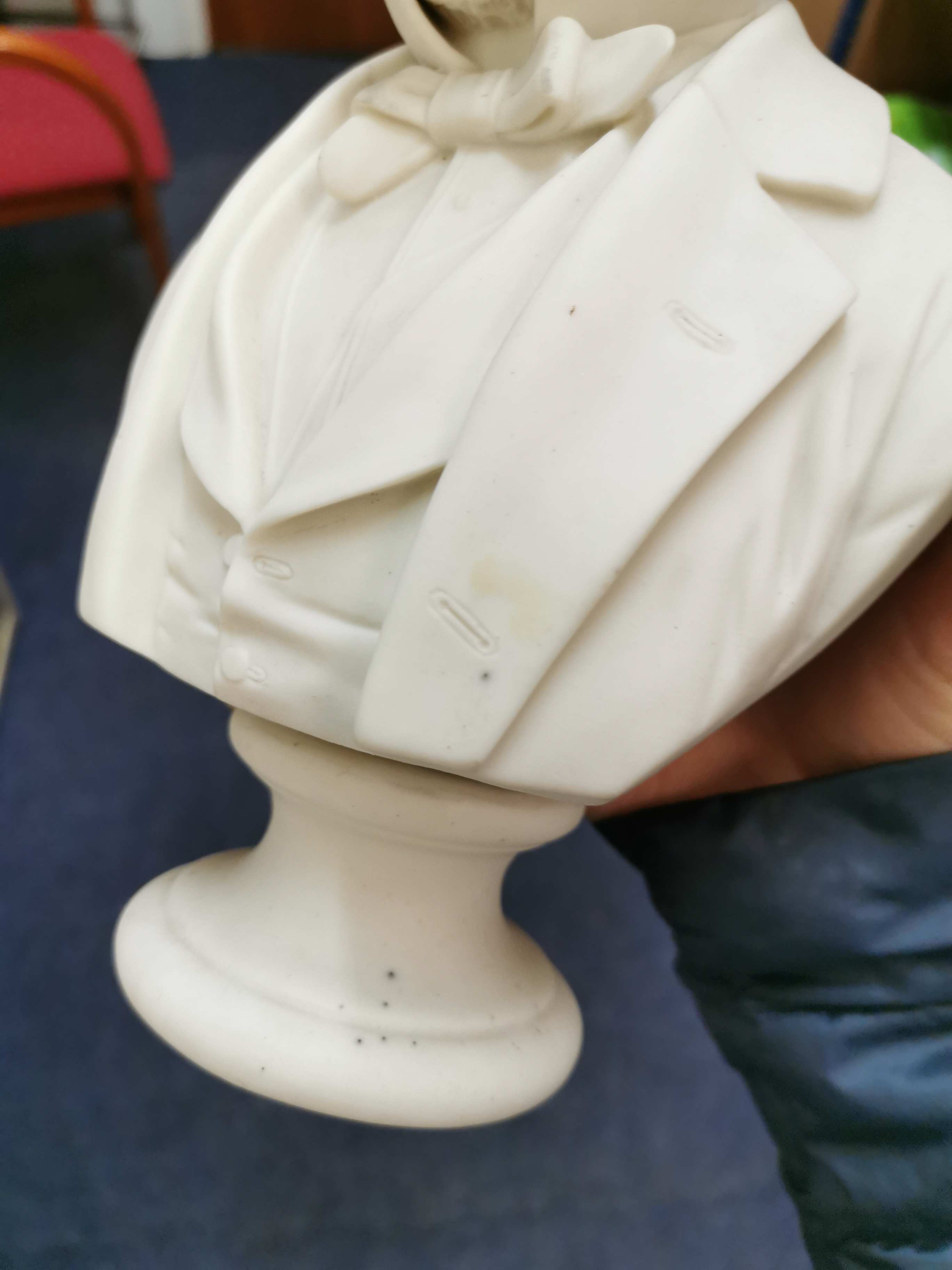 Two late 19th century parian ware busts of British Prime Ministers, to include Benjamin Disraeli, 25 - Image 7 of 7