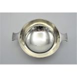 An Art Deco period silver porringer by John Round & Son Ltd, Sheffield 1927, of circular form with