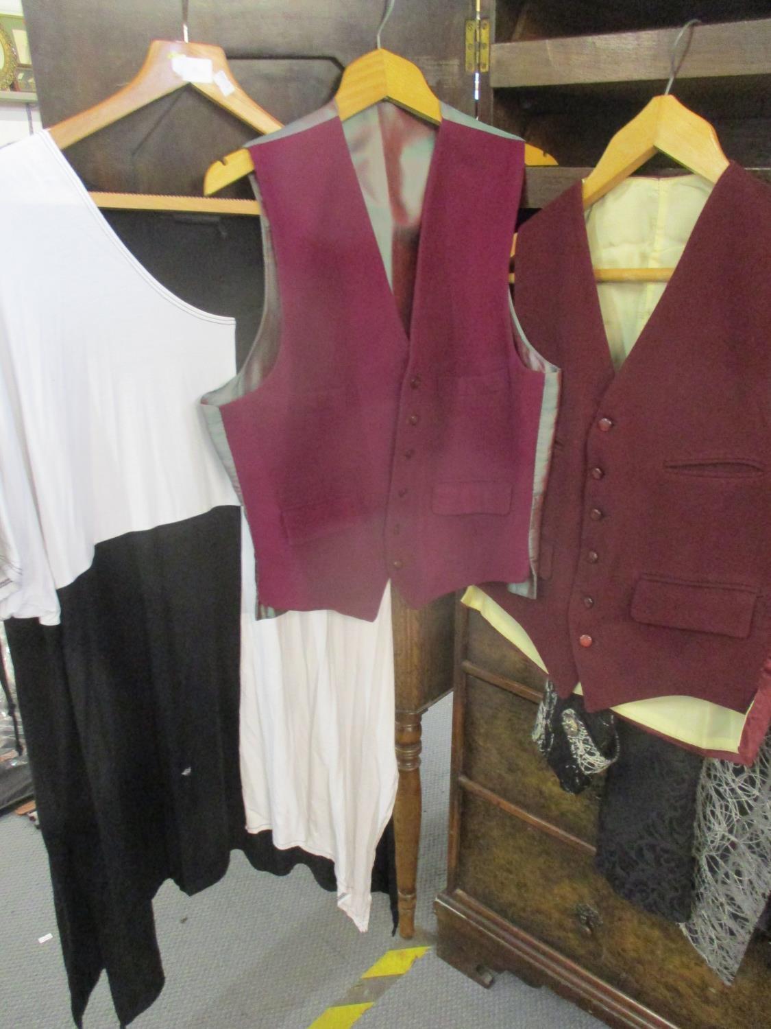 Ladies and gents cashmere sweaters, gents waistcoats, and mixed clothing, various sizes Location: - Bild 2 aus 3