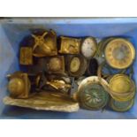 A quantity of various clock movements, parts and accessories to include mantle clocks, anniversary